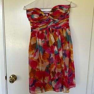 Strapless sweetheart neckline knee length dress by Donna Morgan sz 6